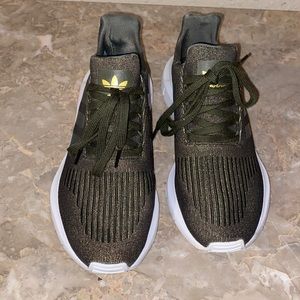 Adidas women’s size 7.5 olive green and gold